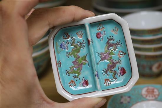 A box of Chinese porcelain